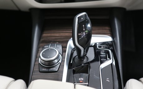 BMW 5 Series 530d xDrive SE MHEV - Nappa Leather, Comfort Plus Pack, Adaptive Cruise, HK 14