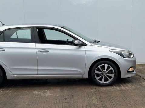 Hyundai i20 1.4 i20 SE MPI 5dr 9