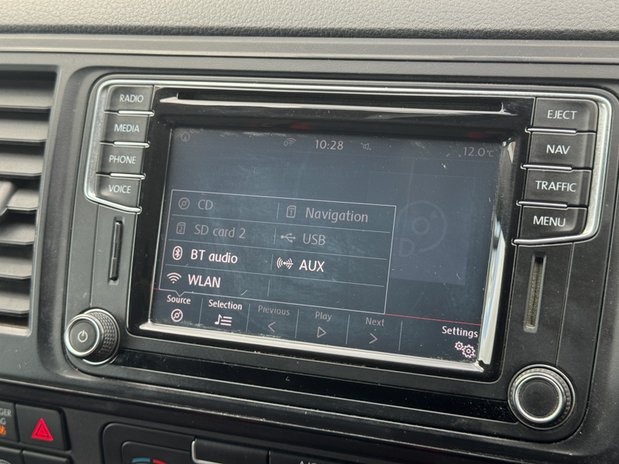 Volkswagen Transporter AUTO SWB [SOLD KH] L1H1 SPORTlINE T32 Air Con Nav Sensors EURO 6 NO VAT DSG 27