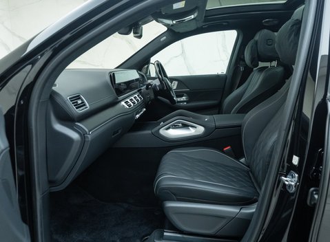 Mercedes-Benz GLS 600 Maybach 21