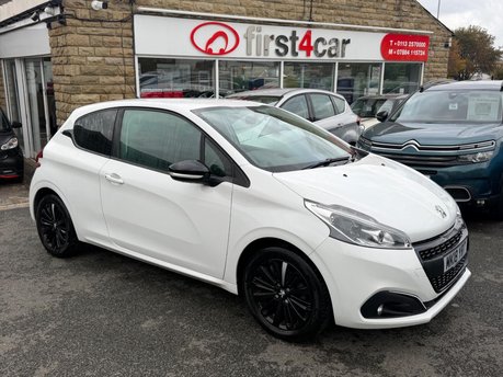 Peugeot 208 PURETECH BLACK EDITION