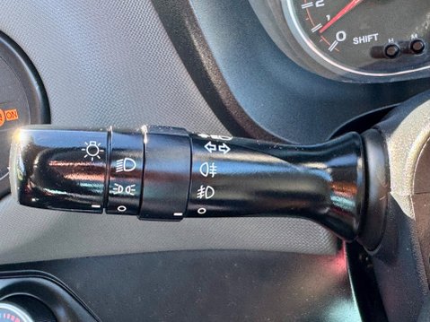 Toyota Yaris VVT-I SPORT 25