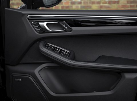 Porsche Macan GTS 22