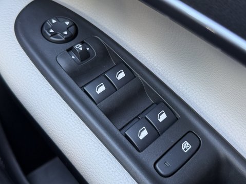 Fiat 600 115kW La Prima 54kWh 5dr Auto 35