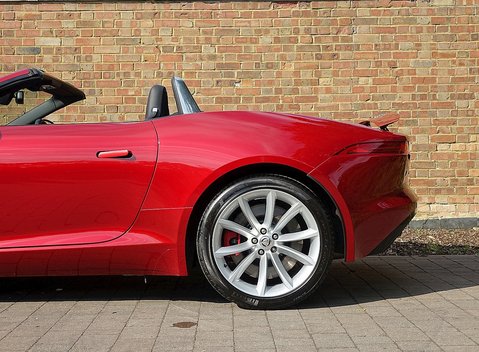 Jaguar F-Type V6 S Convertible 13