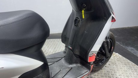 Aprilia SR 2013 12K RUNNING 2 STROKE PROJECT SCOOTER 50CC LEARNER BIKE 7