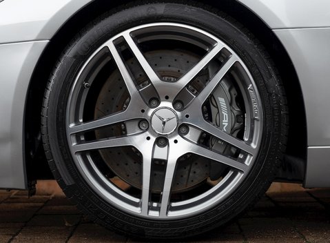 Mercedes-Benz SLS AMG 12