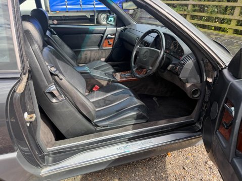 Mercedes-Benz 300 3.0 SL Convertible 2dr Petrol Automatic (231 bhp) 8