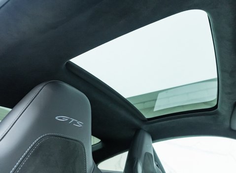 Porsche 911 Carrera 4 GTS (992.2) 19