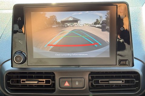 Toyota Proace City L1 DESIGN - NO VAT - AUTO - 1.5 DIESEL - REVERSE CAM - CARPLAY 7