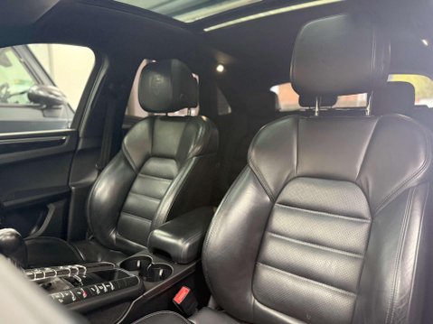 Porsche Macan 3.0 TD V6 S SUV 5dr Diesel PDK 4WD Euro 6 (s/s) (258 ps) 5