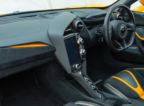McLaren 720S 22