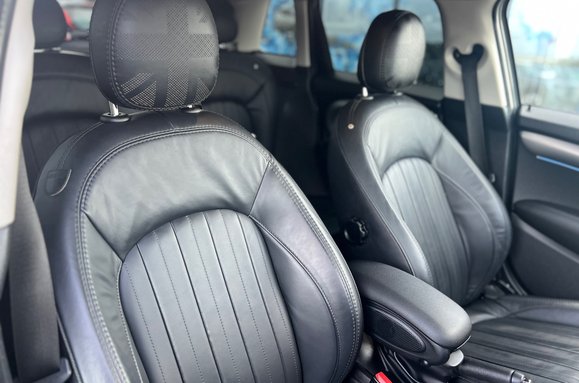 Mini Hatch COOPER EXCLUSIVE 5 DOOR AUTOMATIC 18