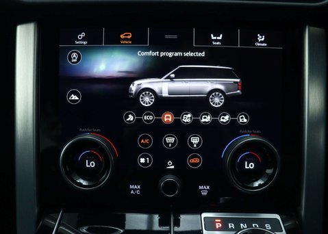 Land Rover Range Rover 3.0 Range Rover Vogue SDV6 Auto 4WD 5dr 38