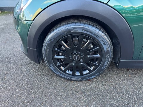 Mini Cooper 1.5 Cooper Steptronic Euro 6 (s/s) 3dr 25