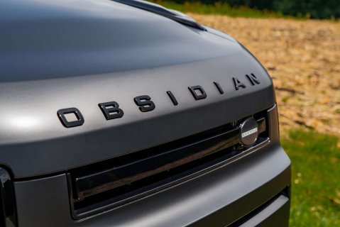 Land Rover Defender D350 X-Dynamic HSE Hardtop 17