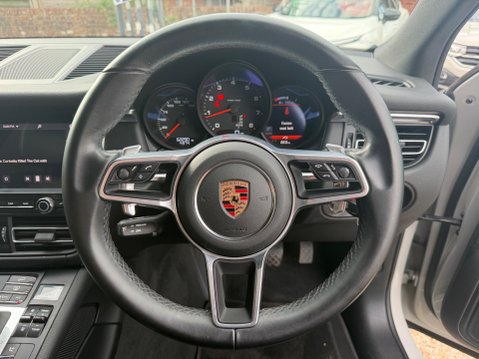Porsche Macan PDK 13