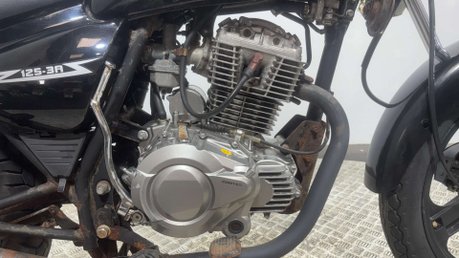 Zontes ZT 125 2011 17K RUNNING PROJECT BIKE SPARES OR REPAIR 125CC LEARNER 18