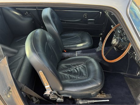 Aston Martin DB6 MANUAL 49