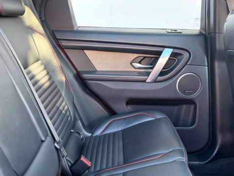 Land Rover Discovery Sport 2.0 Discovery Sport R-Dynamic HSE D Auto 4WD 5dr 30