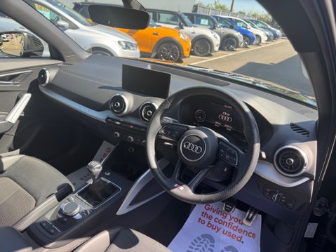 Audi Q2 TFSI S LINE 18