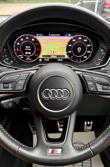 Audi A4 AVANT TFSI S LINE - DRIVING ASSIST PACK - VIRTUAL COCKPIT - APPLE CAR PLAY  