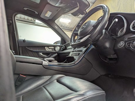 Mercedes-Benz GLC 2.1 GLC 250 D 4Matic AMG Line Premium+ Auto 4WD 5dr 29