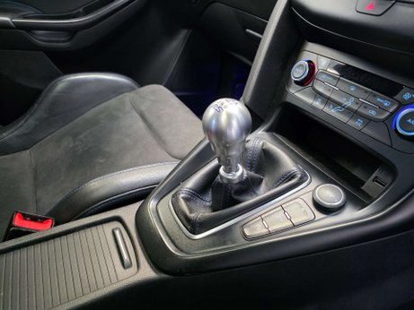 Ford Focus 2.3T EcoBoost RS Hatchback 5dr Petrol Manual AWD Euro 6 (s/s) (350 ps) 6