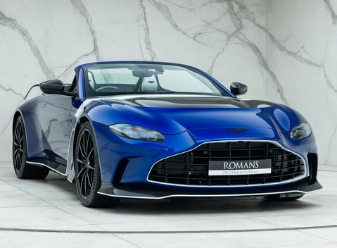Aston Martin V12 Vantage Roadster 3