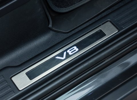 Land Rover Defender 90 V8 P525 URBAN 26