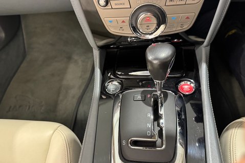 Jaguar XK 4.2 V8 Convertible 25