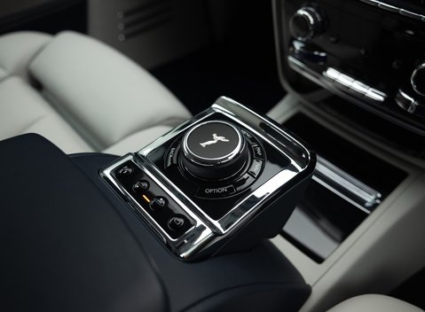 Rolls-Royce Phantom VIII EWB 30