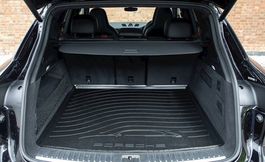 Porsche Cayenne Turbo 30