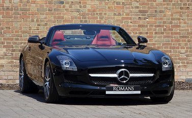 Mercedes-Benz SLS AMG Roadster 1