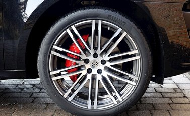 Porsche Macan Turbo 3