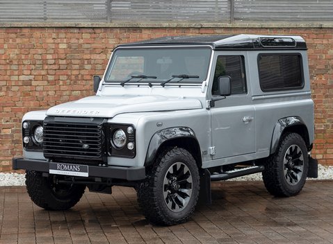 Land Rover Defender 90 Works V8 70th Edition 6