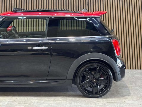 Mini Hatch 2.0 John Cooper Works Auto 3dr 31