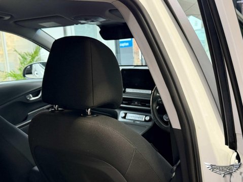 Hyundai KONA 64kWh Premium Auto 5dr (10.5kW Charger) 61