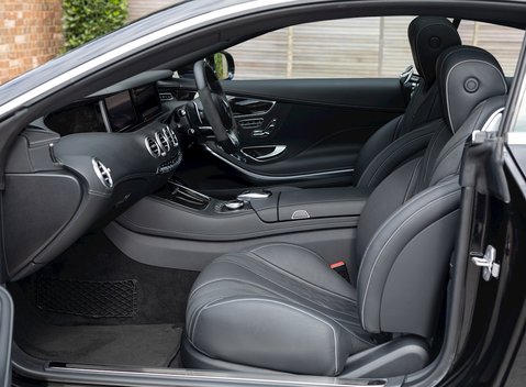 Mercedes-Benz S Class S65 Coupe 15