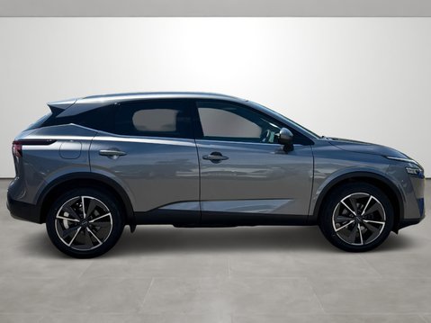 Nissan Qashqai 1.3 DiG-T MH 158 Tekna 5dr 10
