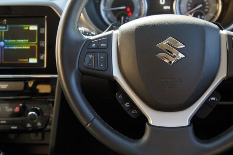 Suzuki Vitara SZ-T 19