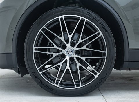 Porsche Macan 4 Electric 31