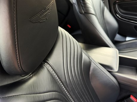 Aston Martin DB11 V8 46