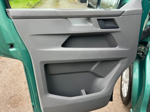 Volkswagen Transporter T28 TDI P/V HIGHLINE 42