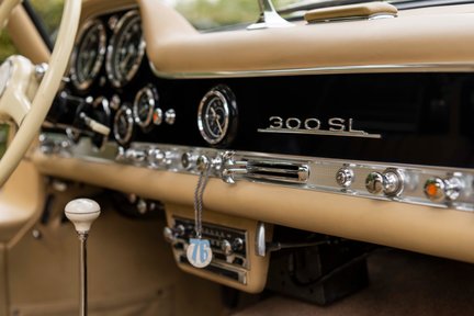 Mercedes-Benz 300 SL Gullwing 33