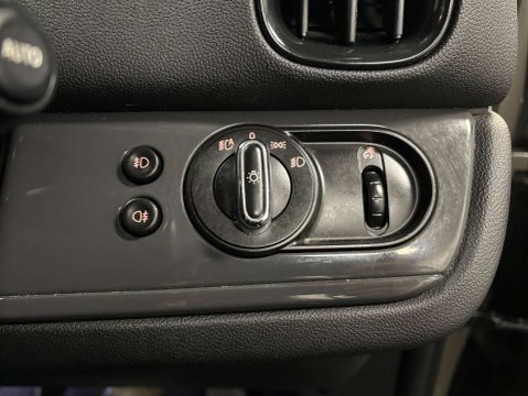 Mini Countryman 1.5 Countryman Cooper Auto 5dr 17