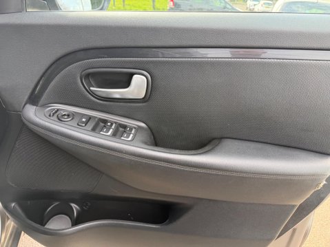 Kia Carens 1.7 CRDi 2 Euro 6 (s/s) 5dr 30