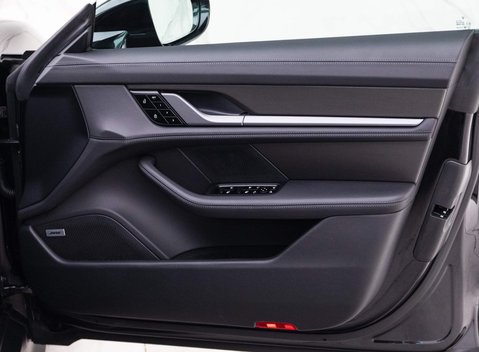 Porsche Taycan TURBO S 93KWH 21