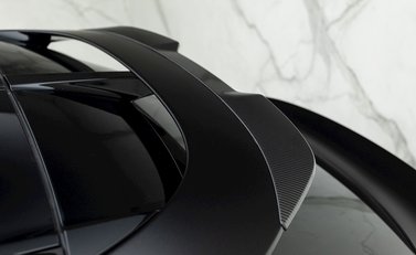 Aston Martin DBX 707 27