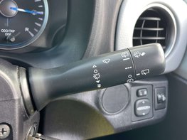 Toyota Yaris 1.5 Yaris T4 Hybrid CVT 5dr 38
